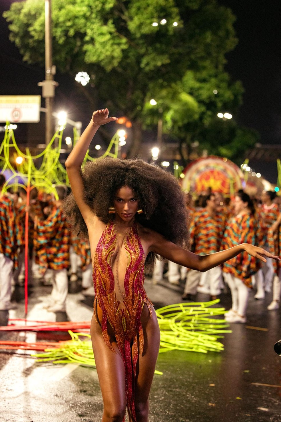 A modelo Duda Almeida é destaque da Viradouro — Foto: rep/instagram