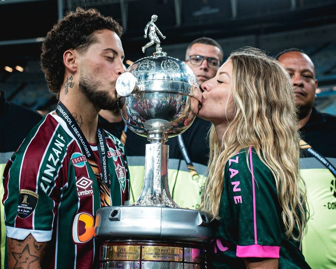 Lateral Guga com a namorada Jéssica Franzoni — Foto: Reprodução