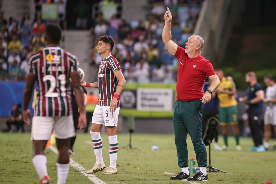 Mano Menezes durante o jogo entre Cuiabá x Fluminense
