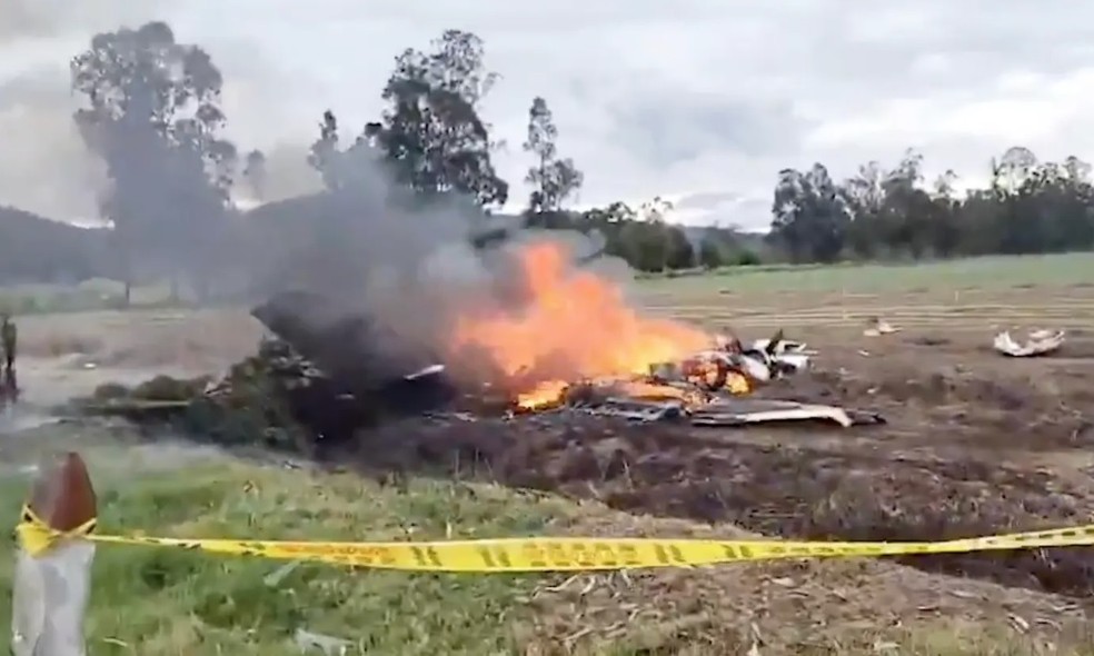 Avião com o cantor Yeison Jiménez e sua banda caiu na Colômbia — Foto: Reprodução/X