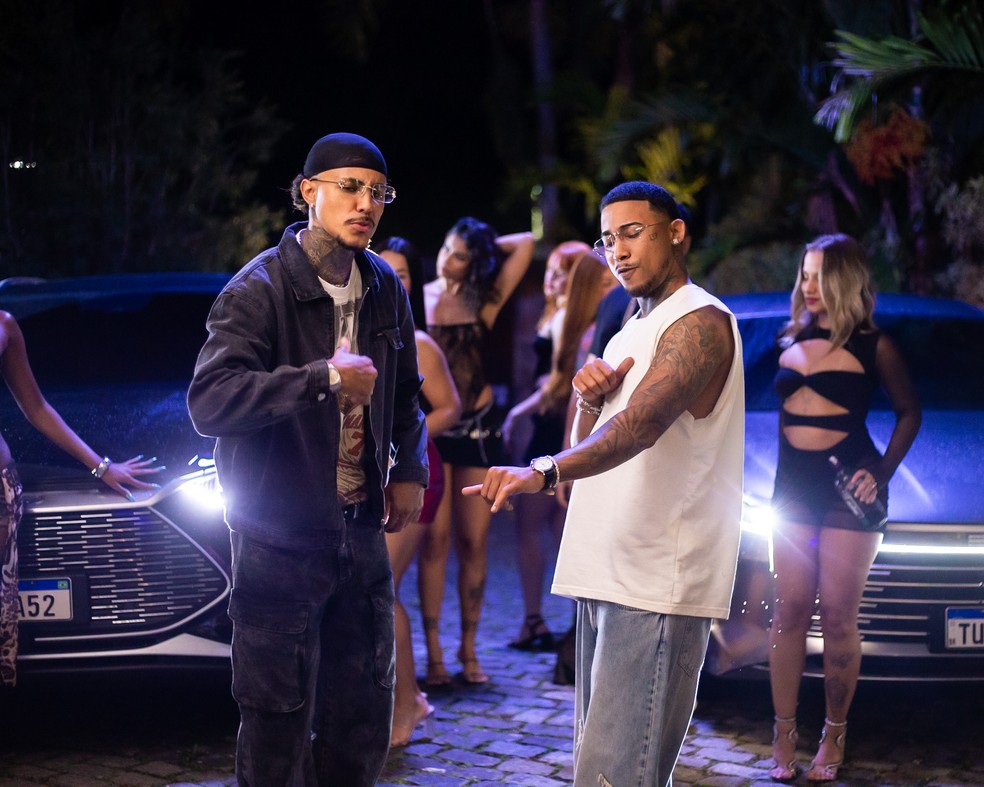 MC Roger e MC Livinho lançam 'Descobri que a Barbie' — Foto: Divulgação