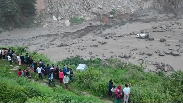 Região atingida por avalanche de lama teve deslizamento mortal ano passado