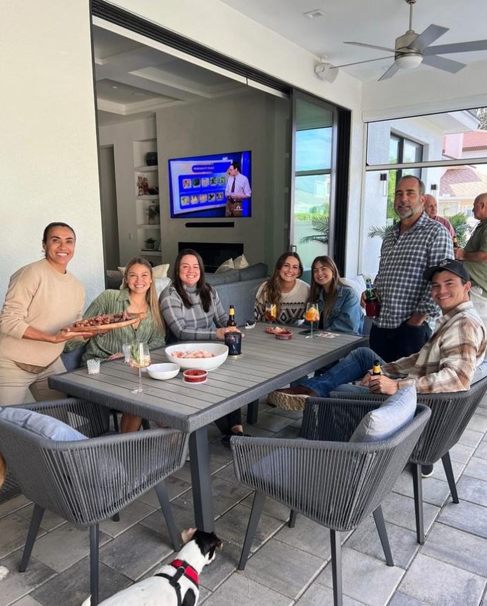 Marta recebe família da namorada nos EUA — Foto: rep/ instagram
