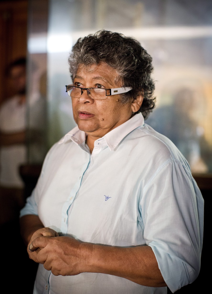 Marlene Mattos revela se assistirá documentário