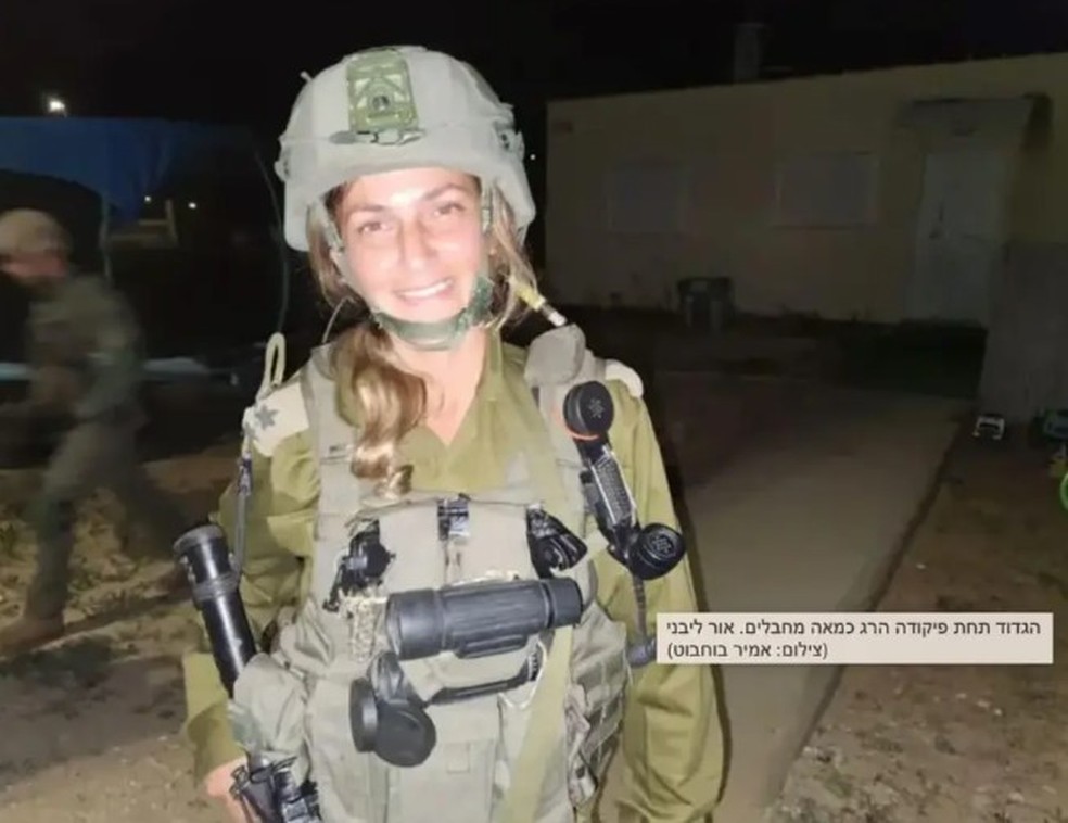 Integrante de batalhão composto só por mulheres israelenses — Foto: Reprodução/Facebook