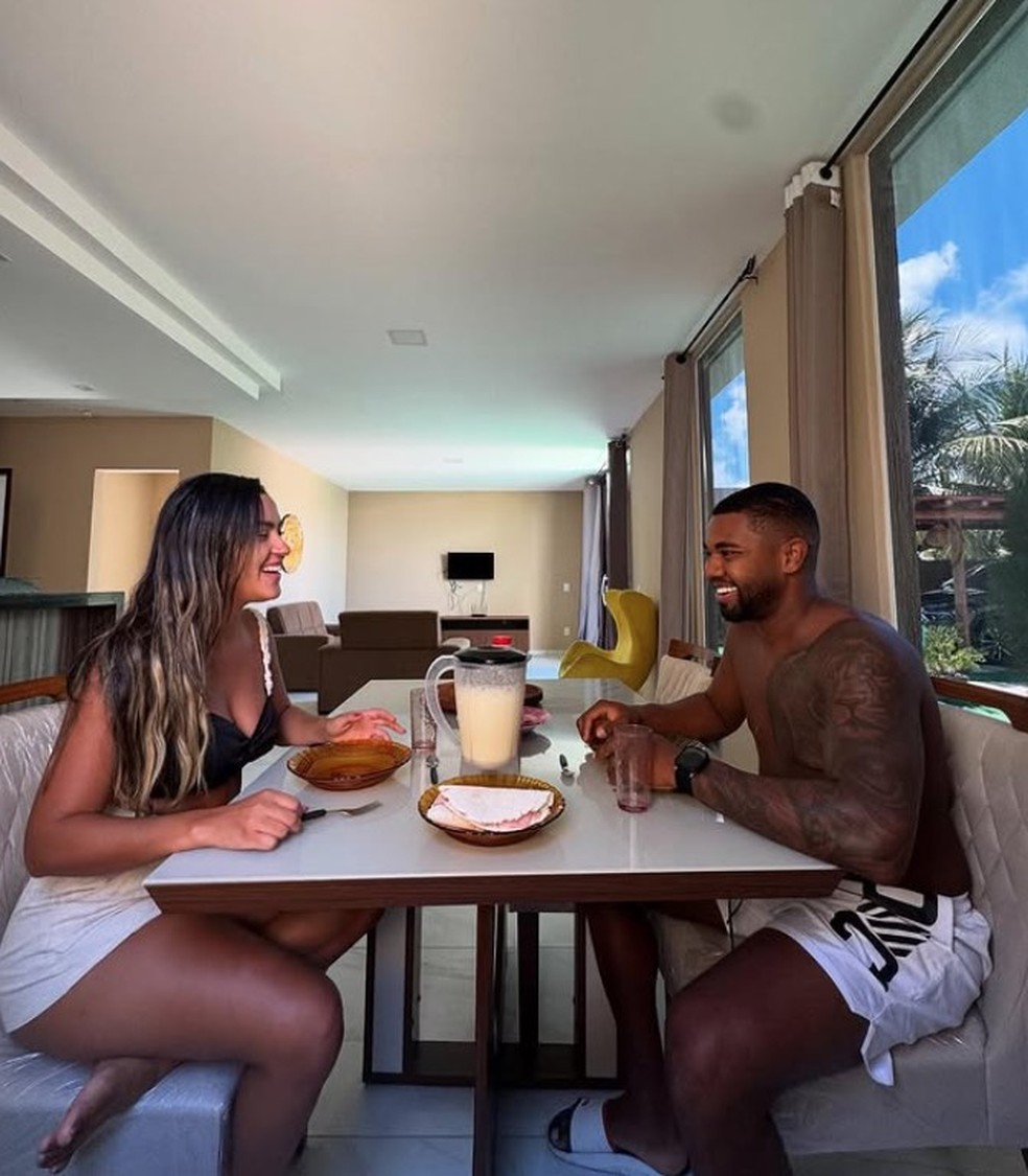 Davi Brito com sua namorada Adriana Paula — Foto: Reprodução/Instagram