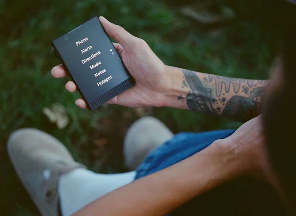 Lightphone II: tela e-ink, camêra, alguns aplicativos e só — Foto: Divulgação/Light