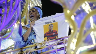 Análise: enredo pesado, samba pesado, escola de peso, Portela