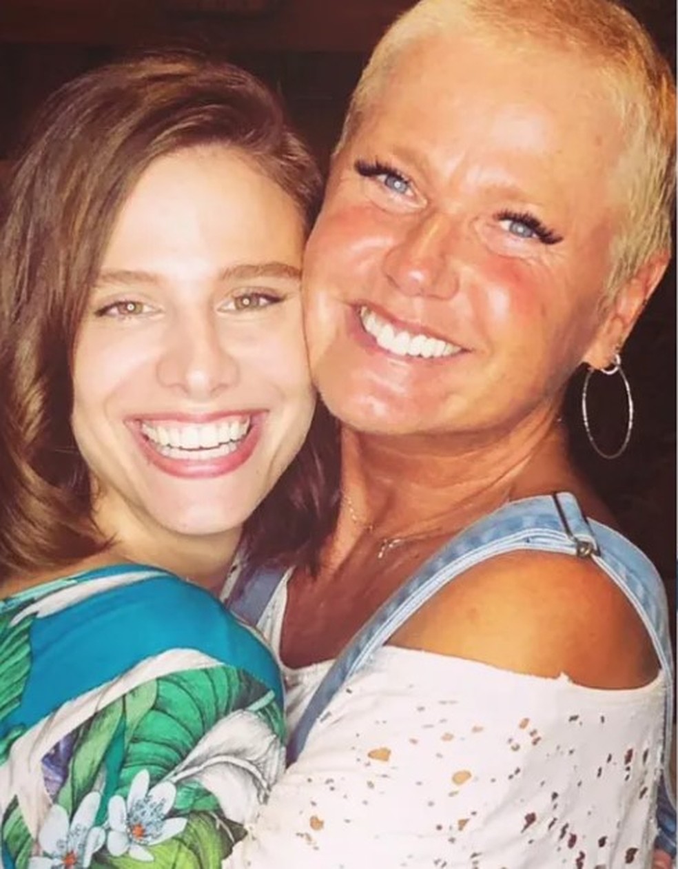 A ex-paquita Stephanie Lourenço com Xuxa  — Foto: reprodução/ instagram