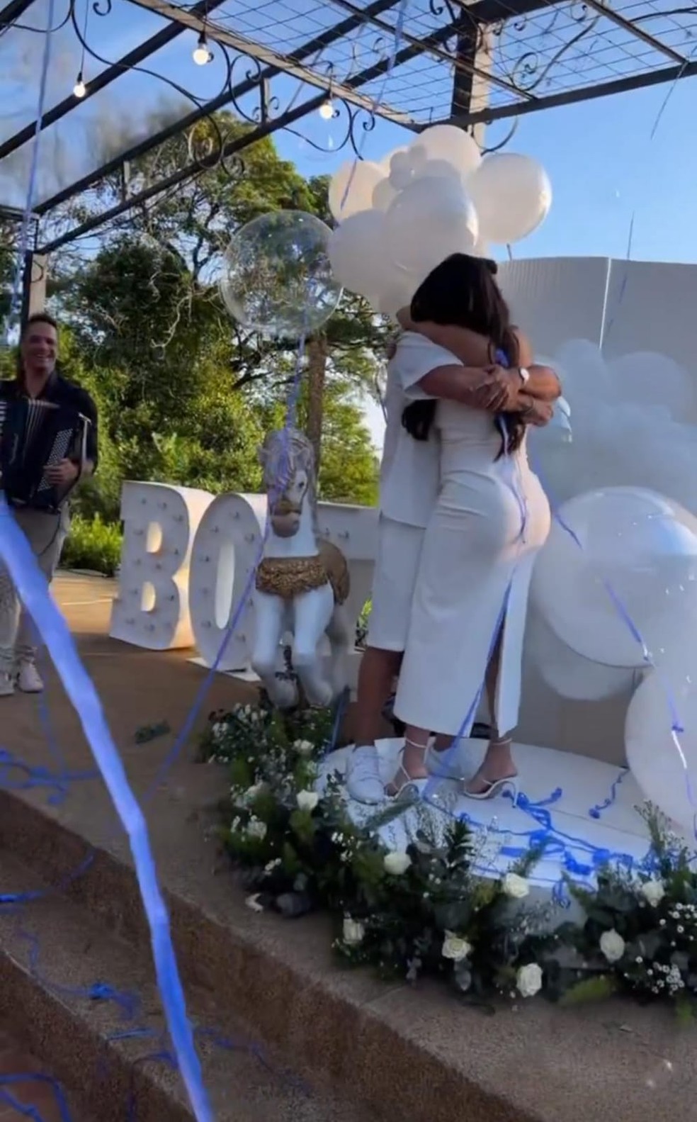 Arthur Aguiar e Jheny Santucci descobrem sexo de bebê — Foto: Reprodução/Instagram