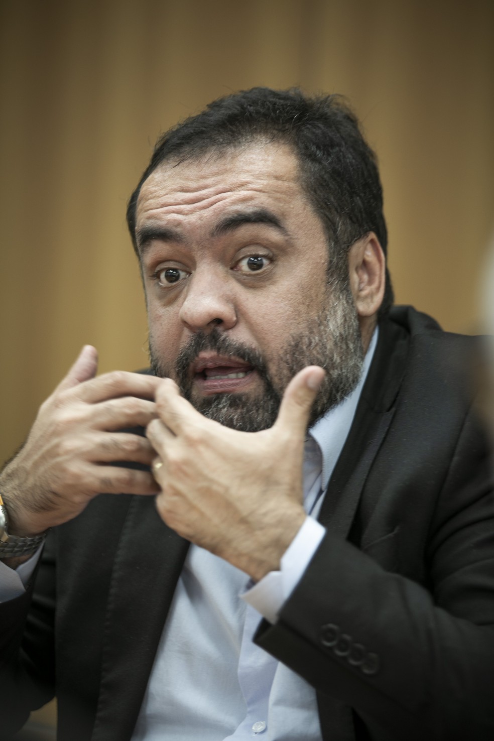 Governador diz que vai comandar reocupação de comunidades — Foto: Guito Moreto