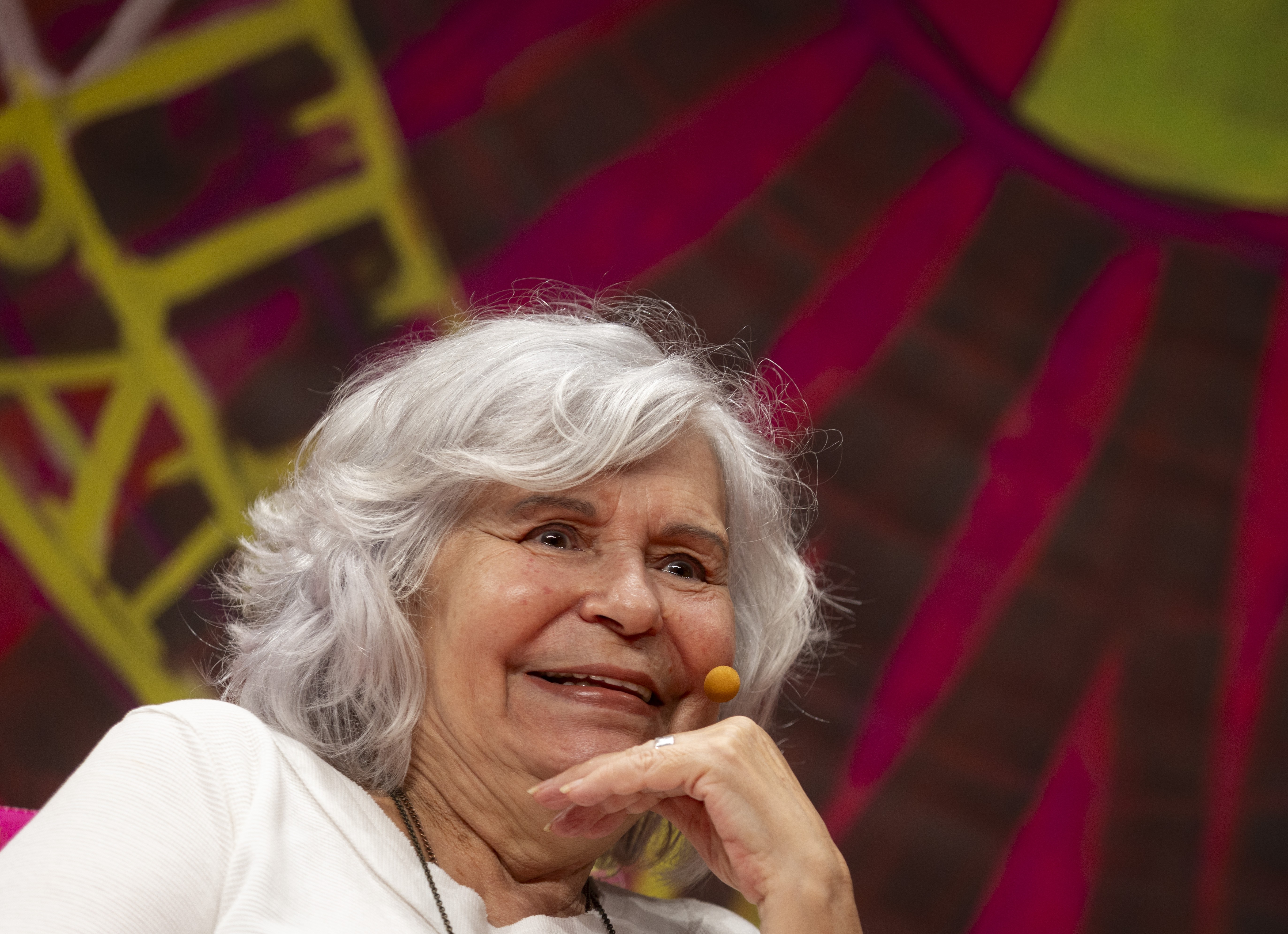 Música e literatura: um mergulho na trajetória da poeta Alice Ruiz entre os livros, as rádios e os palcos - QTU Questões do Universo