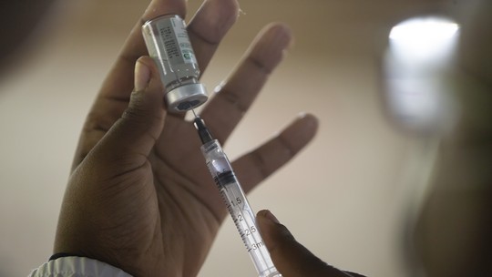 Nova vacina da Covid-19; estado recebe doses e capital programa campanha de imunização