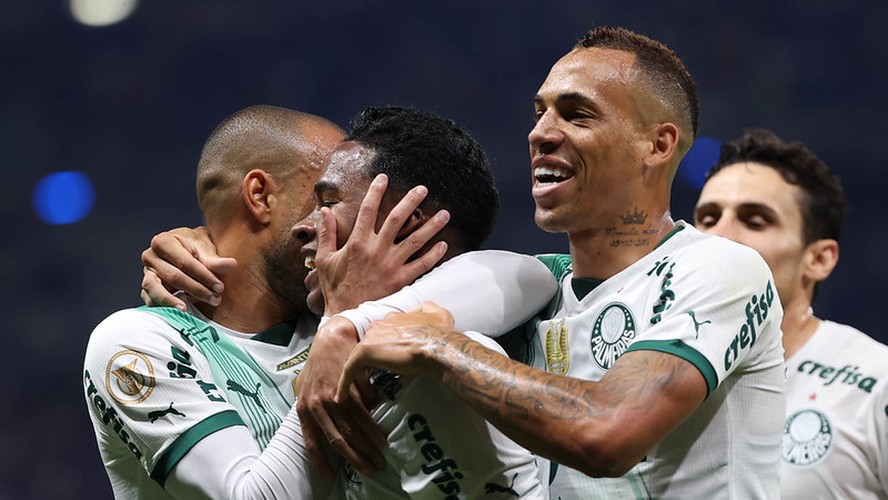 São Paulo e Corinthians jogam pela vaga na Final; Veja momento dos times