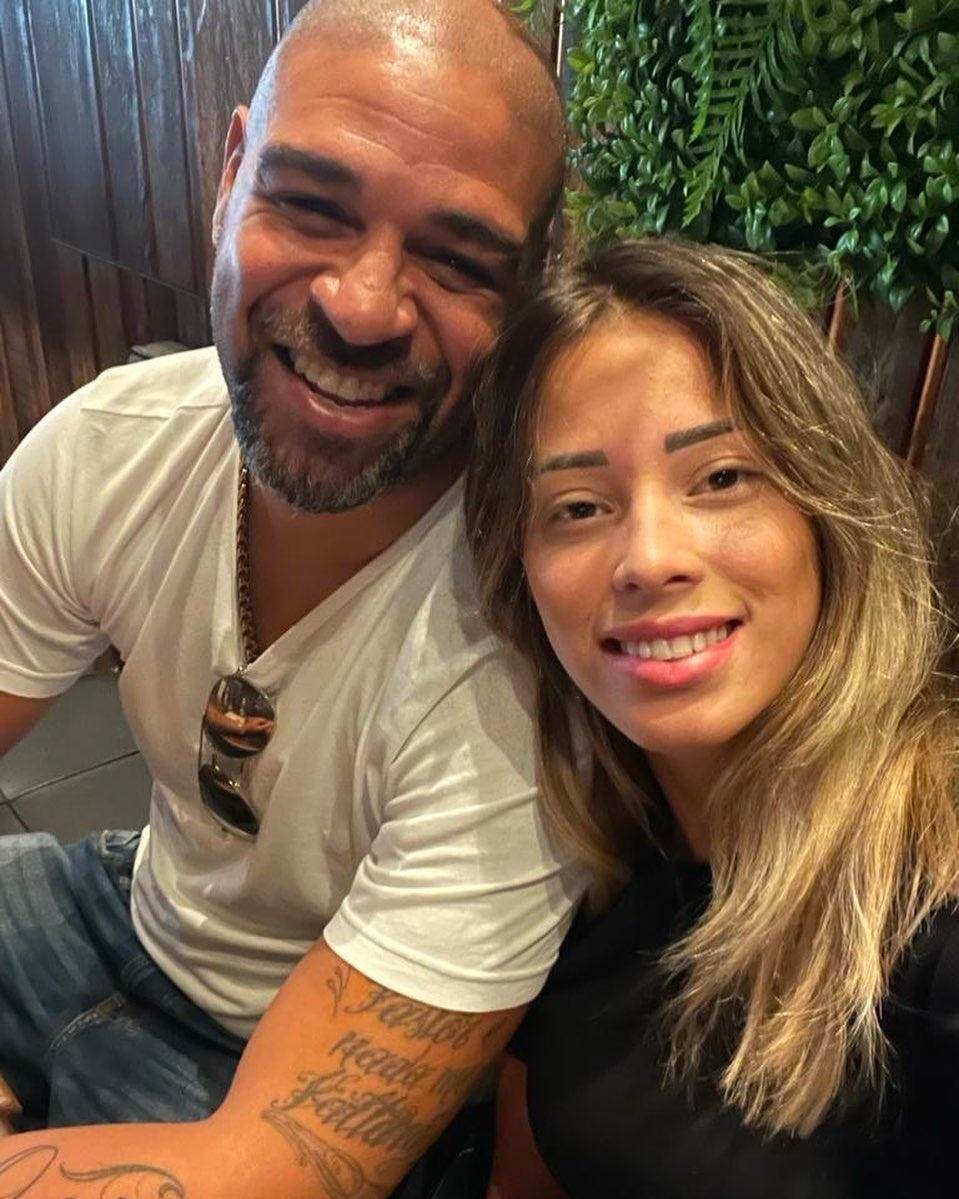 Adriano Imperador e Micaela Mesquita — Foto: Reprodução/Instagram