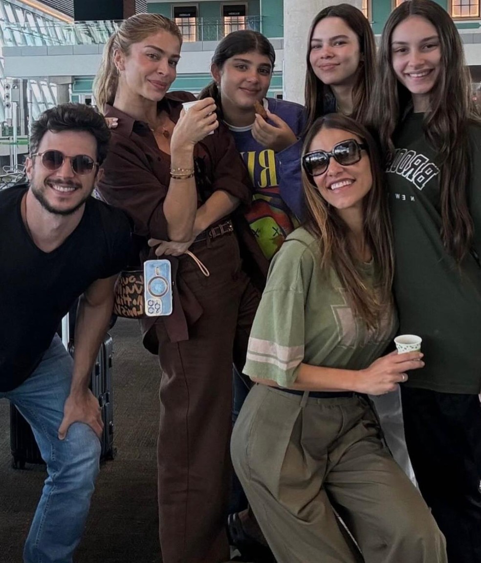 Grazi viaja para o Jalapão com a filha, sobrinha e o ator João Villa — Foto: Instagram