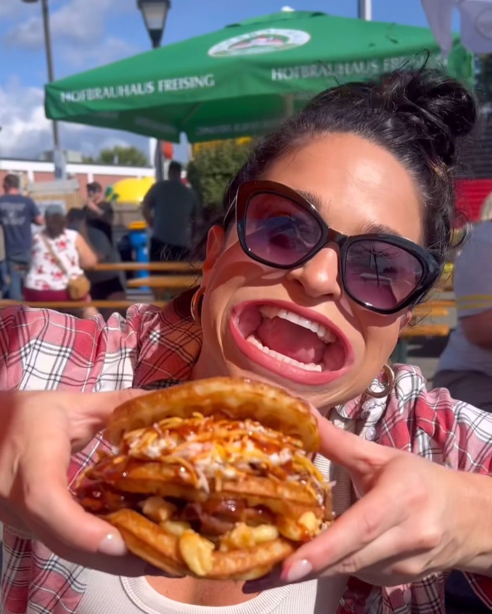 Mesmo sem o título, a ex-recordista acumula milhares de seguidores nas redes sociais — Foto: Reprodução / @samramsdell5