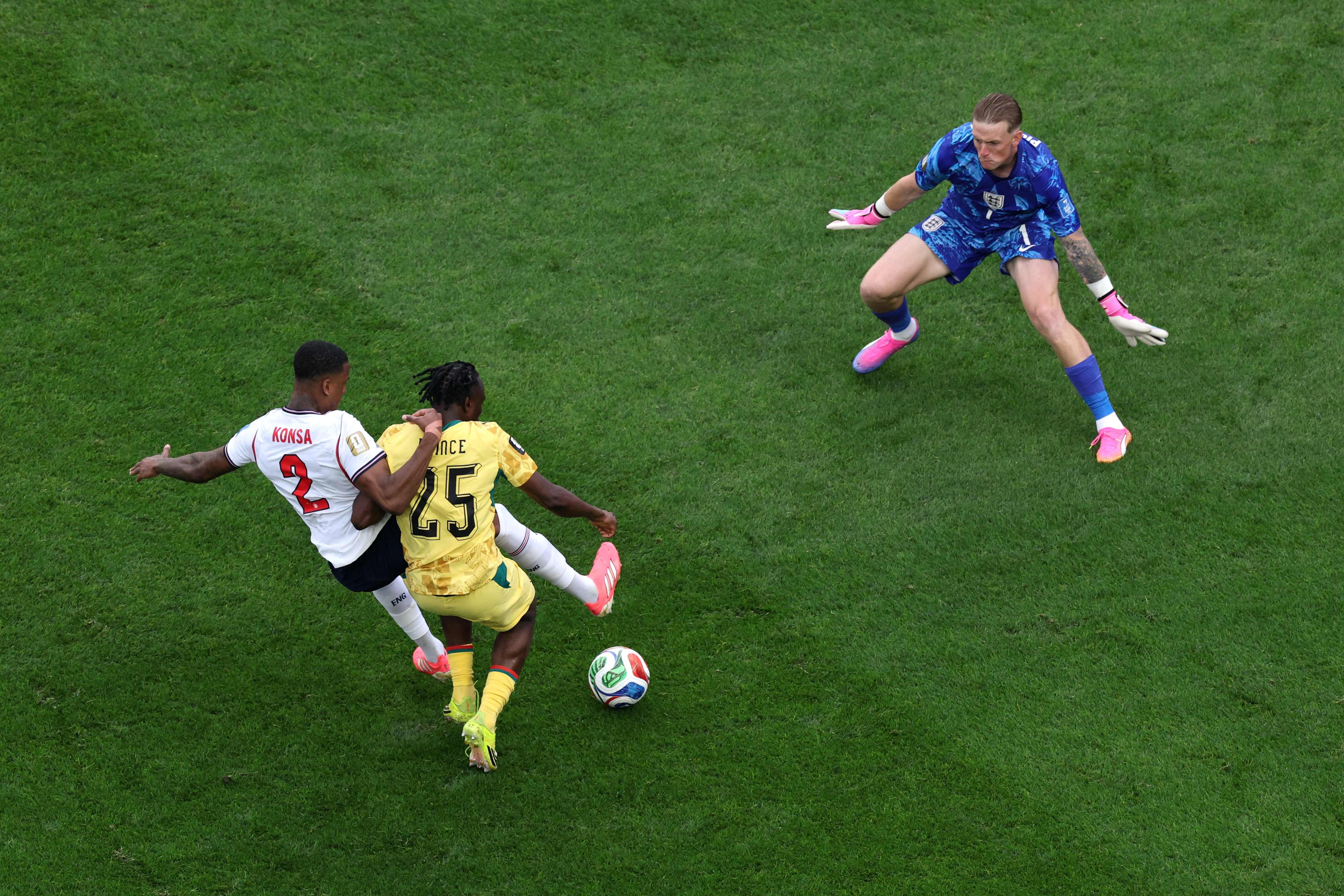 Tratamento desigual? Seleções africanas reclamam do VAR na Copa; casos envolvem dois árbitros brasileiro