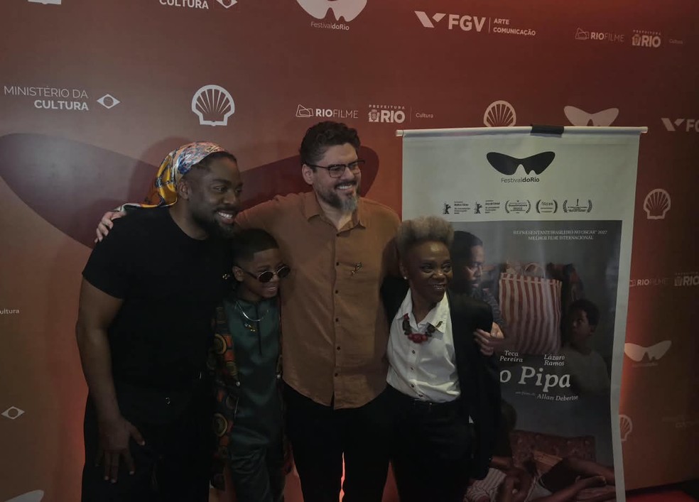 Elenco de "Feito Pipa" no lançamento do filme no Festival do Rio — Foto: Amanda Rosa