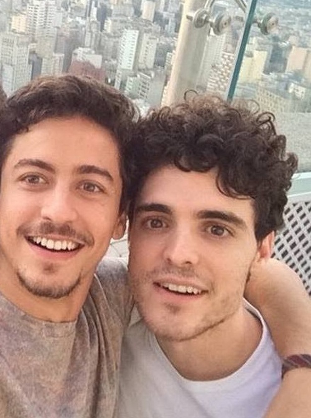 Jesuíta Barbosa vira modelo para o ex-namorado e Ney Matogrosso elogia ...
