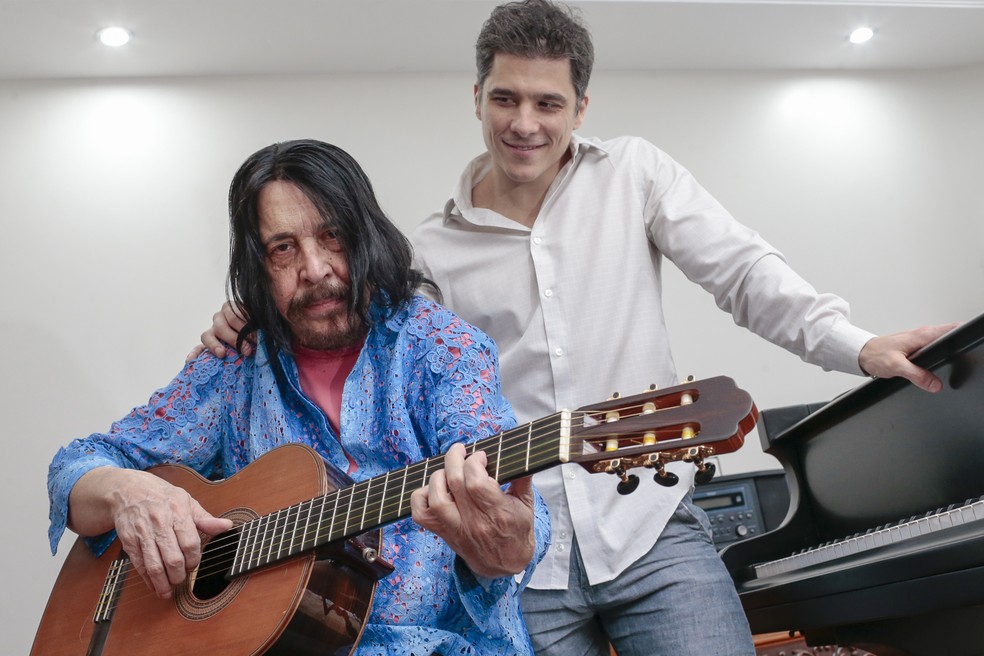 Benito Di Paula com o filho Rodrigo Vellozo — Foto: Edilson Dantas
