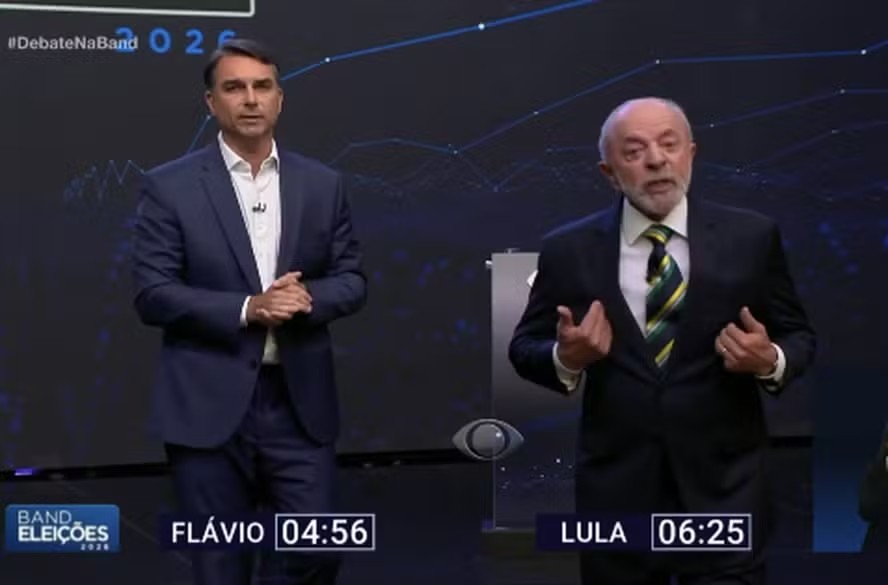 Após decisão de Mendonça, campanhas de Flávio e Lula entregam novos documentos e seguem sem abrir os sigilos