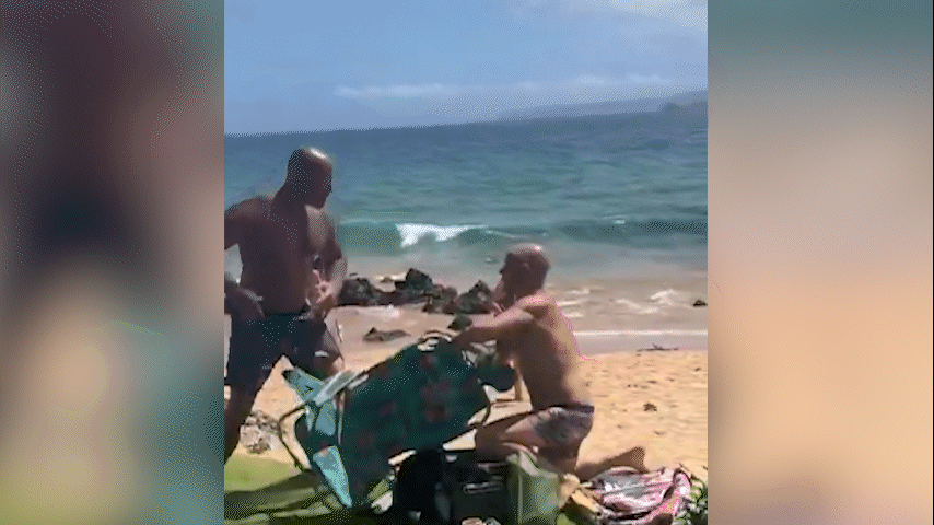 Político é nocauteado após se recusar a baixar o volume da sua caixa de som em praia - QTU Questões do Universo