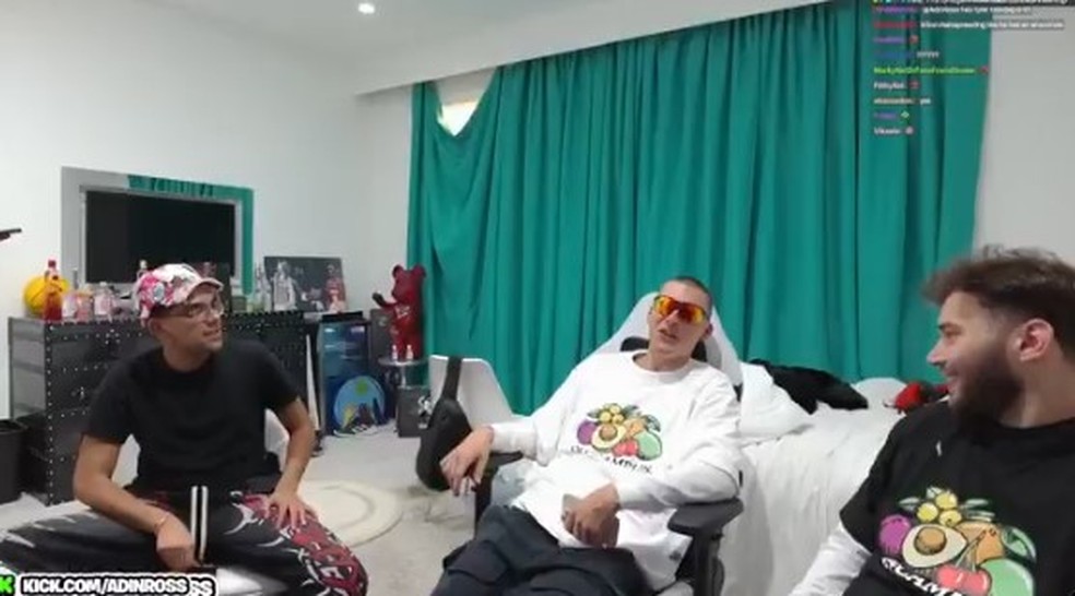Tyler Herro (ao centro) com os streamers Adin Ross e N3on — Foto: Reprodução/X