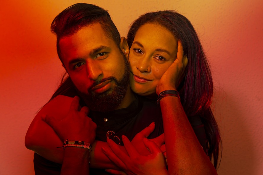 Wander Castedo, de 39 anos, e Bianca Oliveira, de 37, que estão juntos há duas décadas, resolveram abrir relação e investir no mercado do amor livre