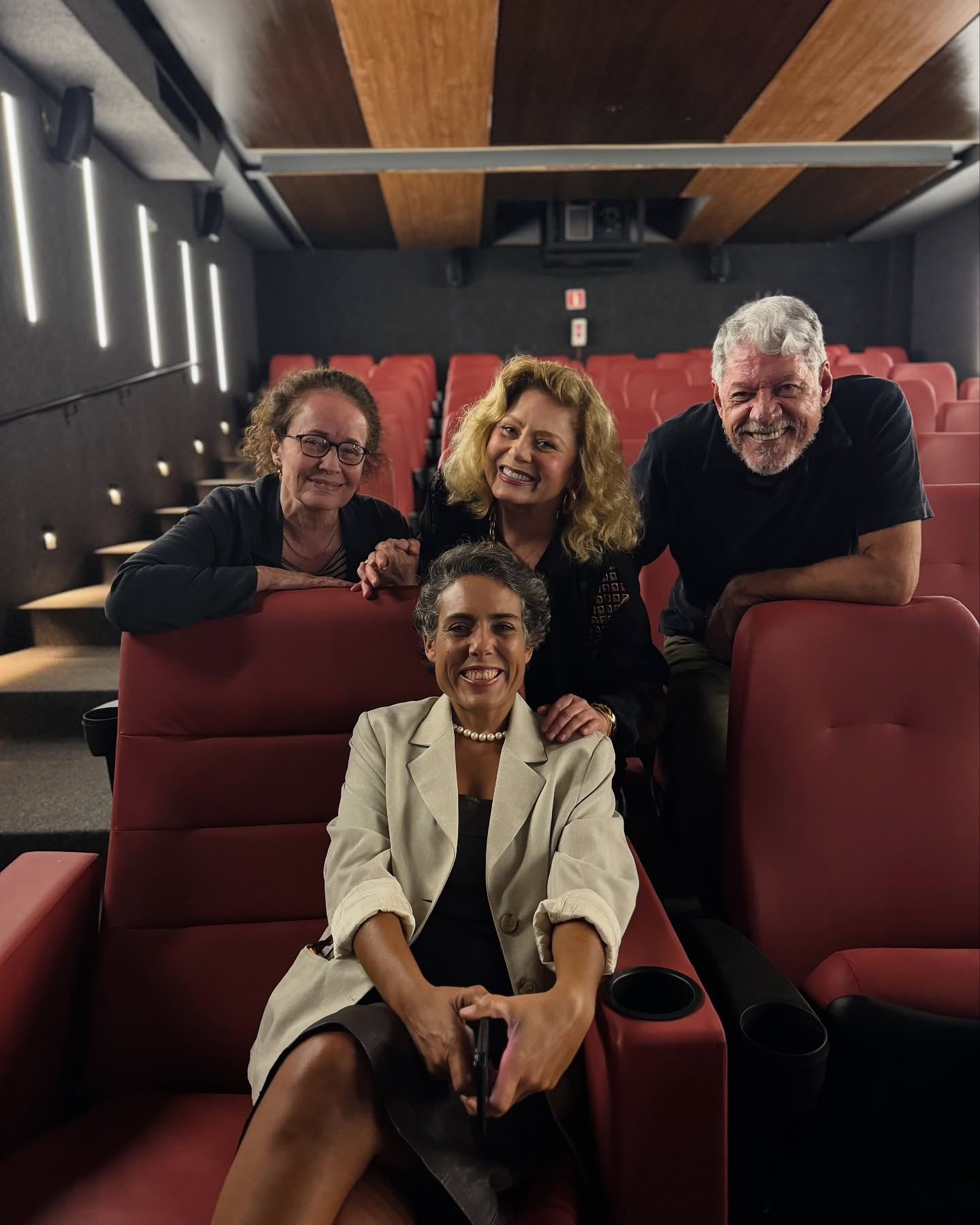 Renée de Vielmond com Vera Fischer, Antonio Grassi e Julia Barreto — Foto: reprodução/ instagram