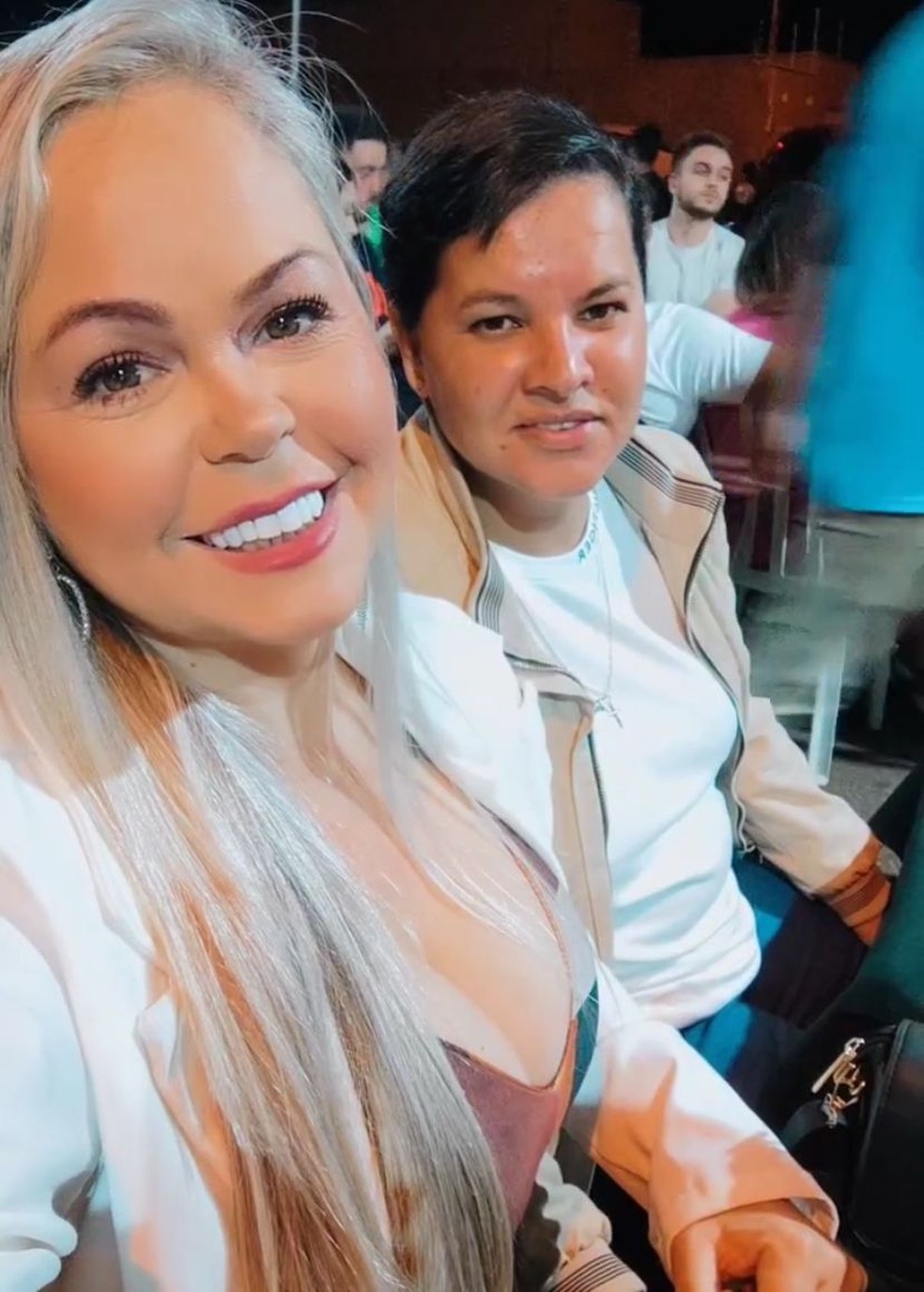 Mãe dos gêmeos do 'BBB 25', João Pedro e João Gabriel, é casada há 12 anos com Carla Melo — Foto: Reprodução/ Instagram