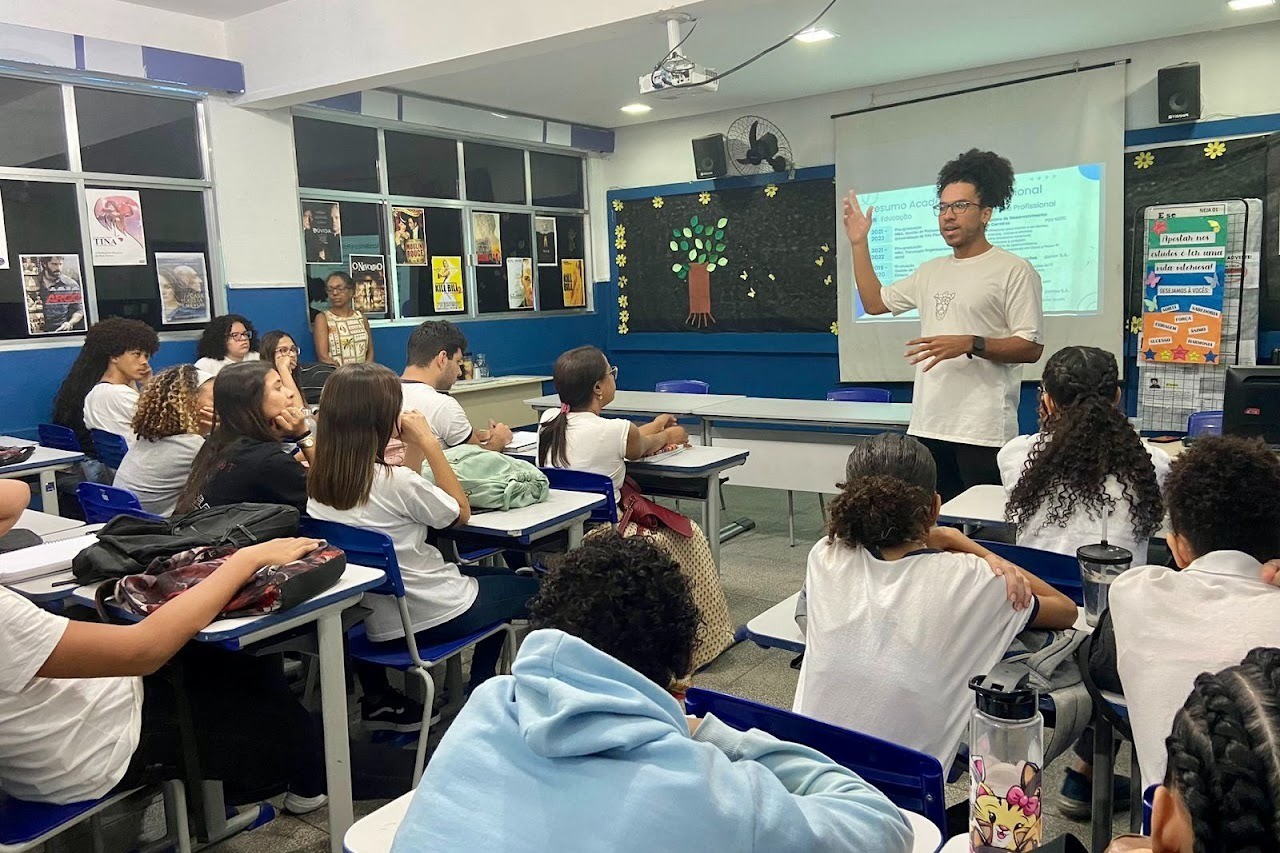 Estado do Rio autoriza contratação de 2.820 profissionais para apoio a estudantes da Educação Especial