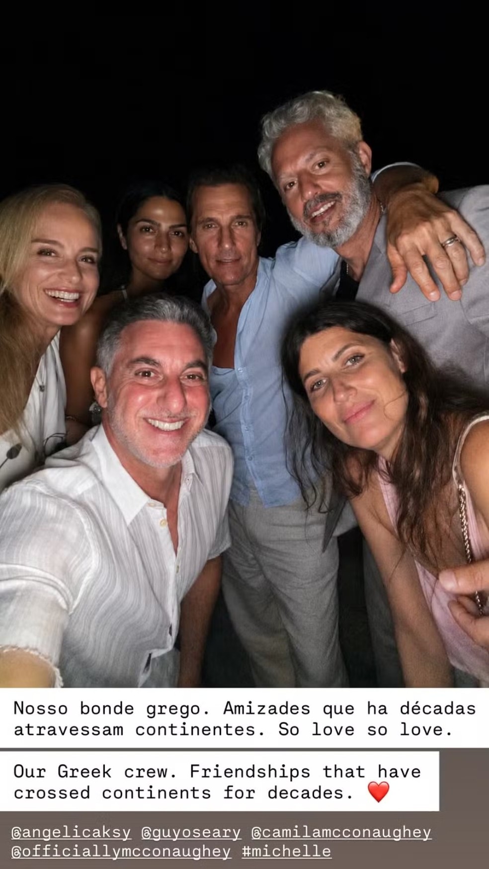 Luciano Huck e Angélica posam com Matthew McConaughey e Camila Alves durante encontro badalado na Grécia. — Foto: reprodução