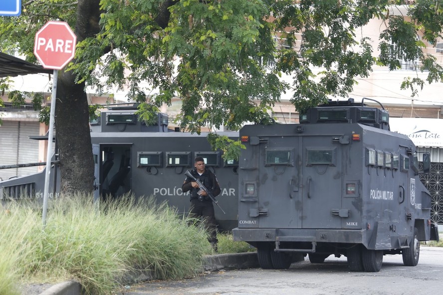 Policiais militares fazem operação na Cidade Alta