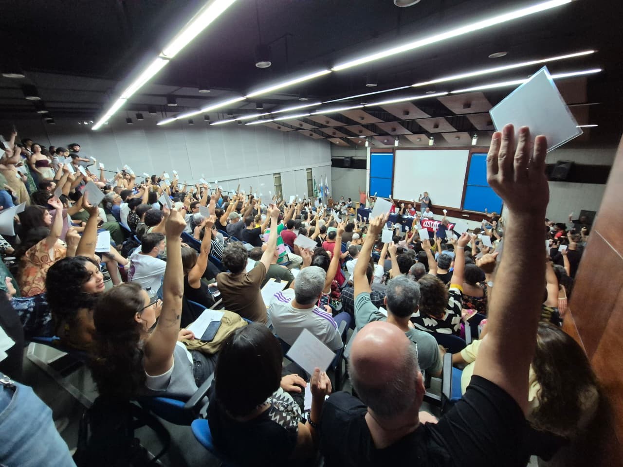 Conselho Universitário da Uerj aprova PL para criação de adicional para profissionais com triênio extinto