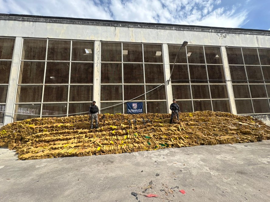 Cerca de 50 toneladas de maconha são apreendidas na Nova Holanda