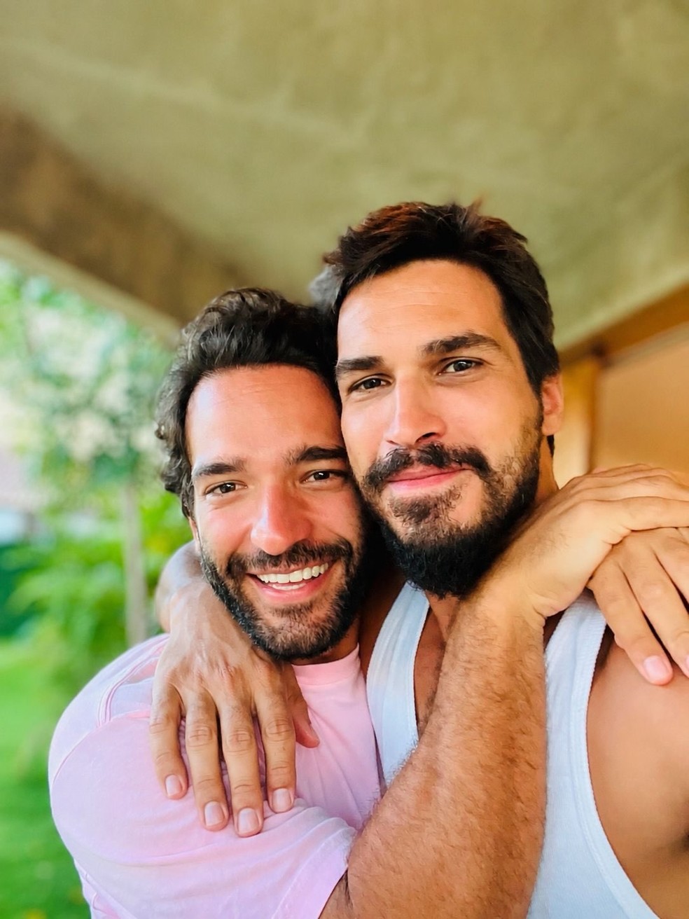 Humberto Carrão com o produtor Thales Junqueira — Foto: Reprodução/Instagram