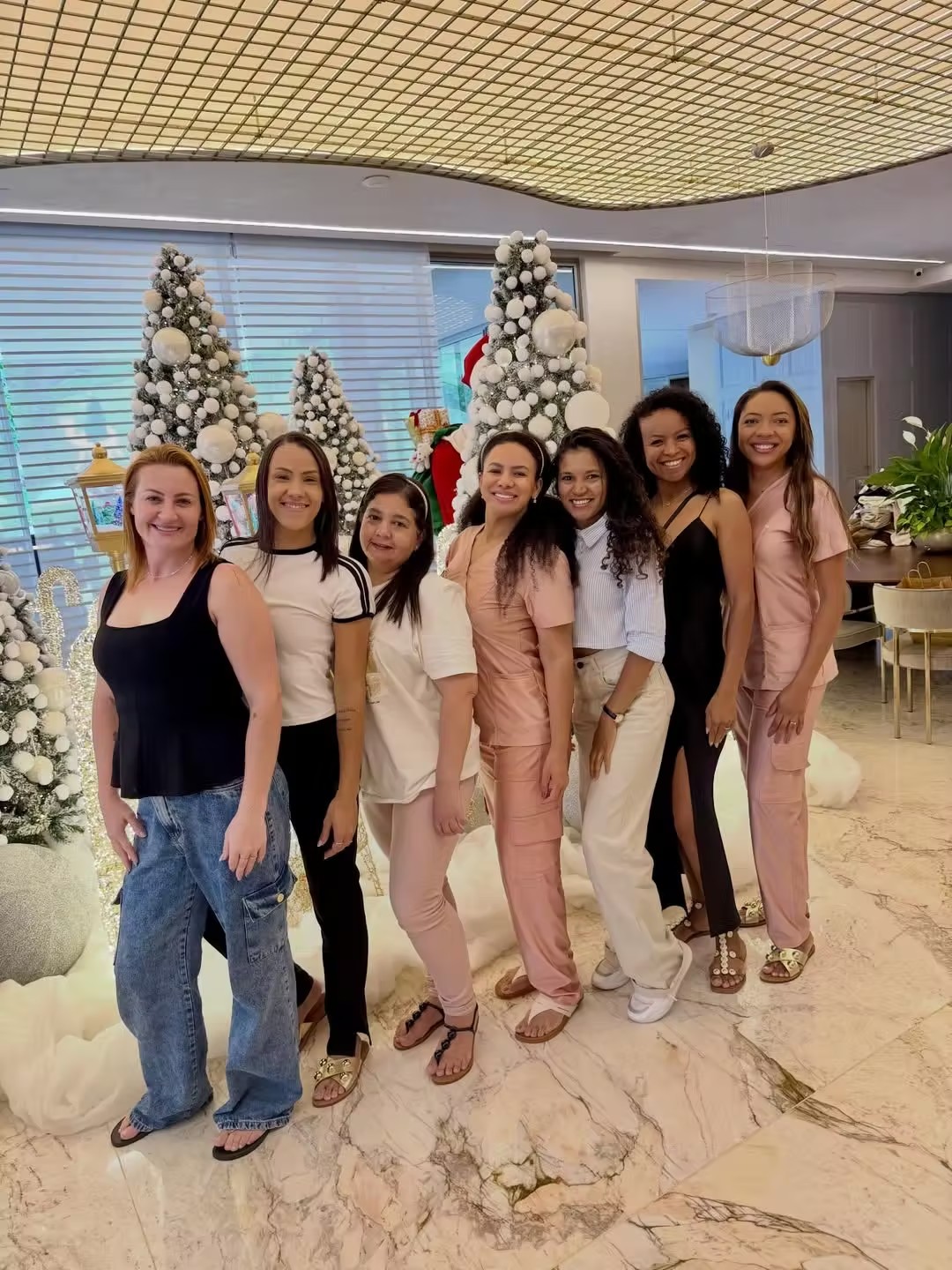 Babás dos filhos de Virginia Fonseca em confraternização de fim de ano — Foto: Reprodução/Instagram