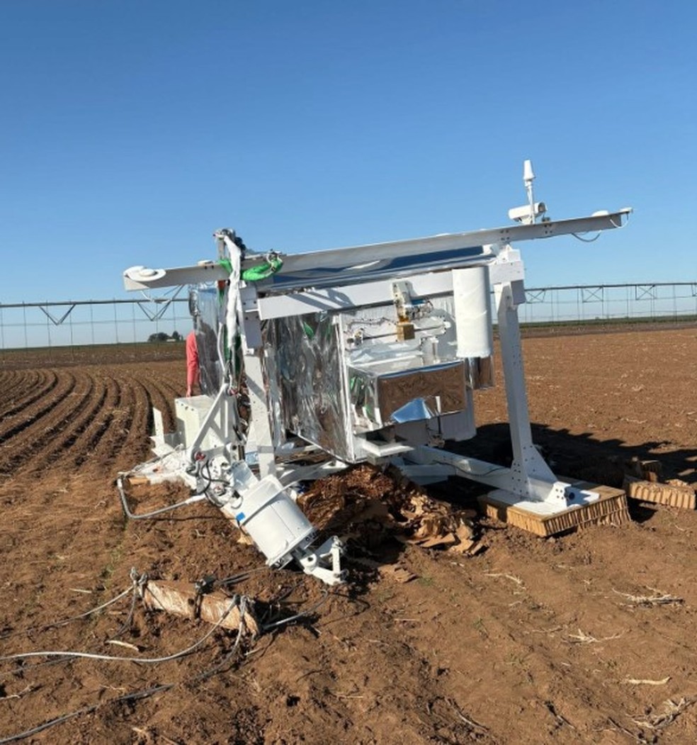 Equipamento da Nasa caiu em propriedade rural no Texas — Foto: Reprodução/Facebook(Ann Vincent Walter)