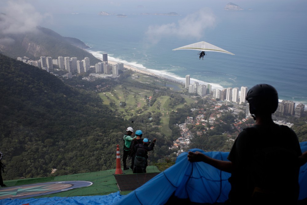Após recente acidente com um helicóptero no Rio, especialistas dão recomendações de segurança para o turismo de aventura; veja - QTU Questões do Universo