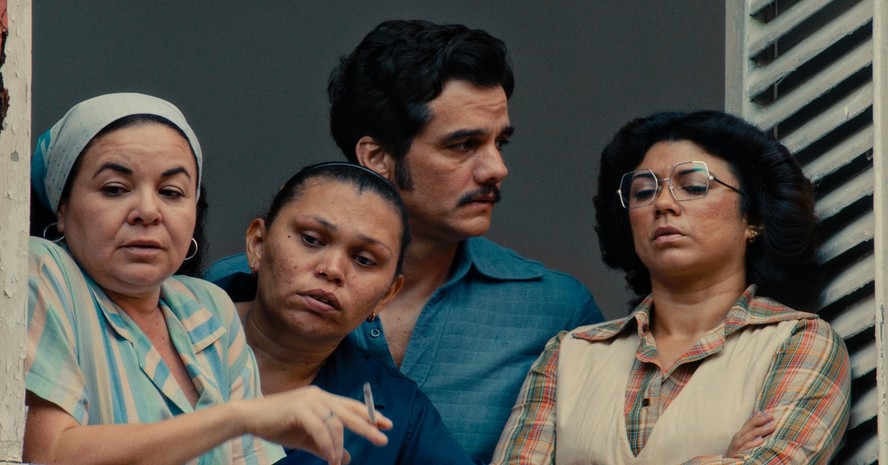 Suzy Lopes, Fafá Dantas, Wagner Moura e Geane Albuquerque no filme 'O agente secreto'