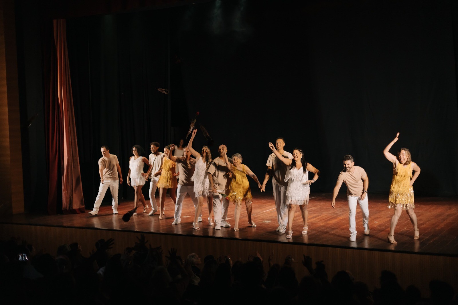 Faz bem para o corpo e para alma além de fortalecer os músculos, dança a | Saude | QTU Notícias
