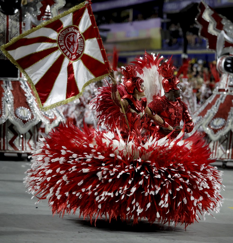 A porta-bandeira Marcella Alves no desfile do Salgueiro — Foto: Fabiano Rocha