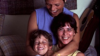 Cássia Eller com Maria Eugênia e o filho delas, Chicão — Foto: Arquivo Globo
