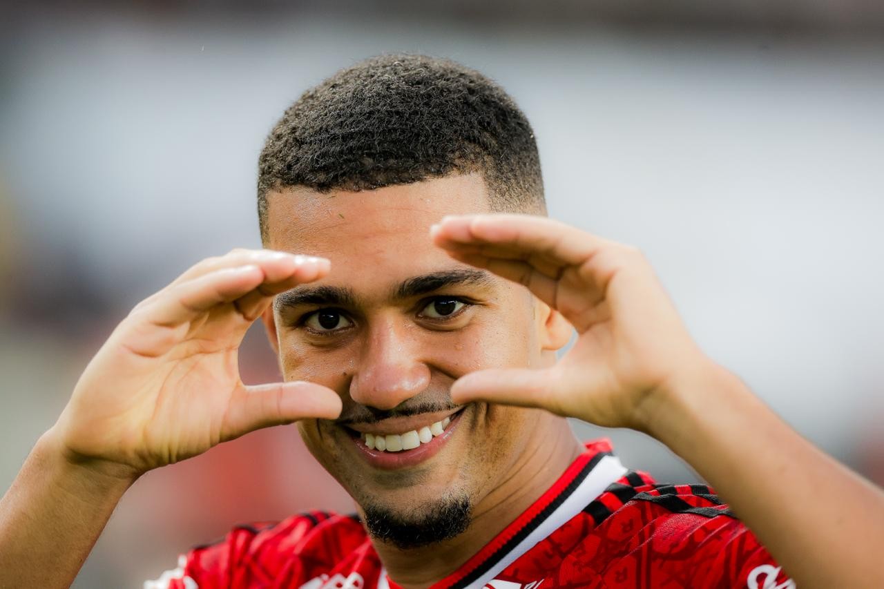 Flamengo põe em xeque a força de seu maior rival e planta um abacaxi na cabeça de Abel Ferreira - Foto