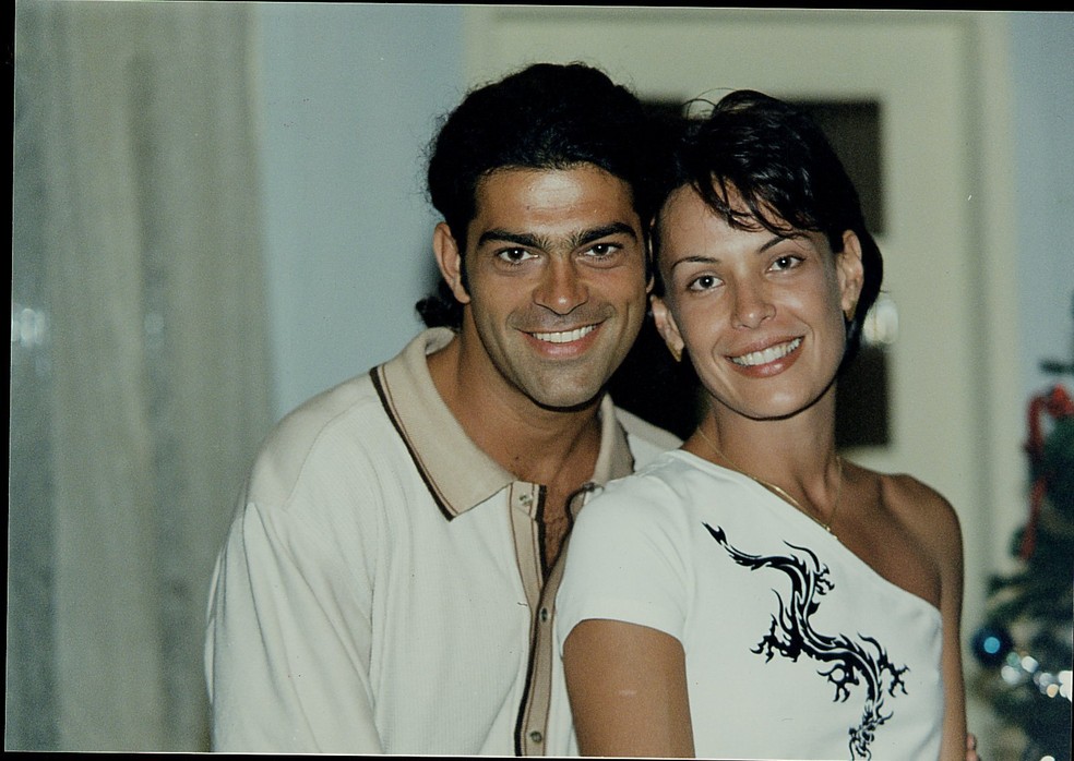 NOVELA POR AMOR - CAROLINA FERRAZ E EDUARDO MOSCOVIS — Foto: DIVULDIVULGAÇÃO/NELSON DI RAGO