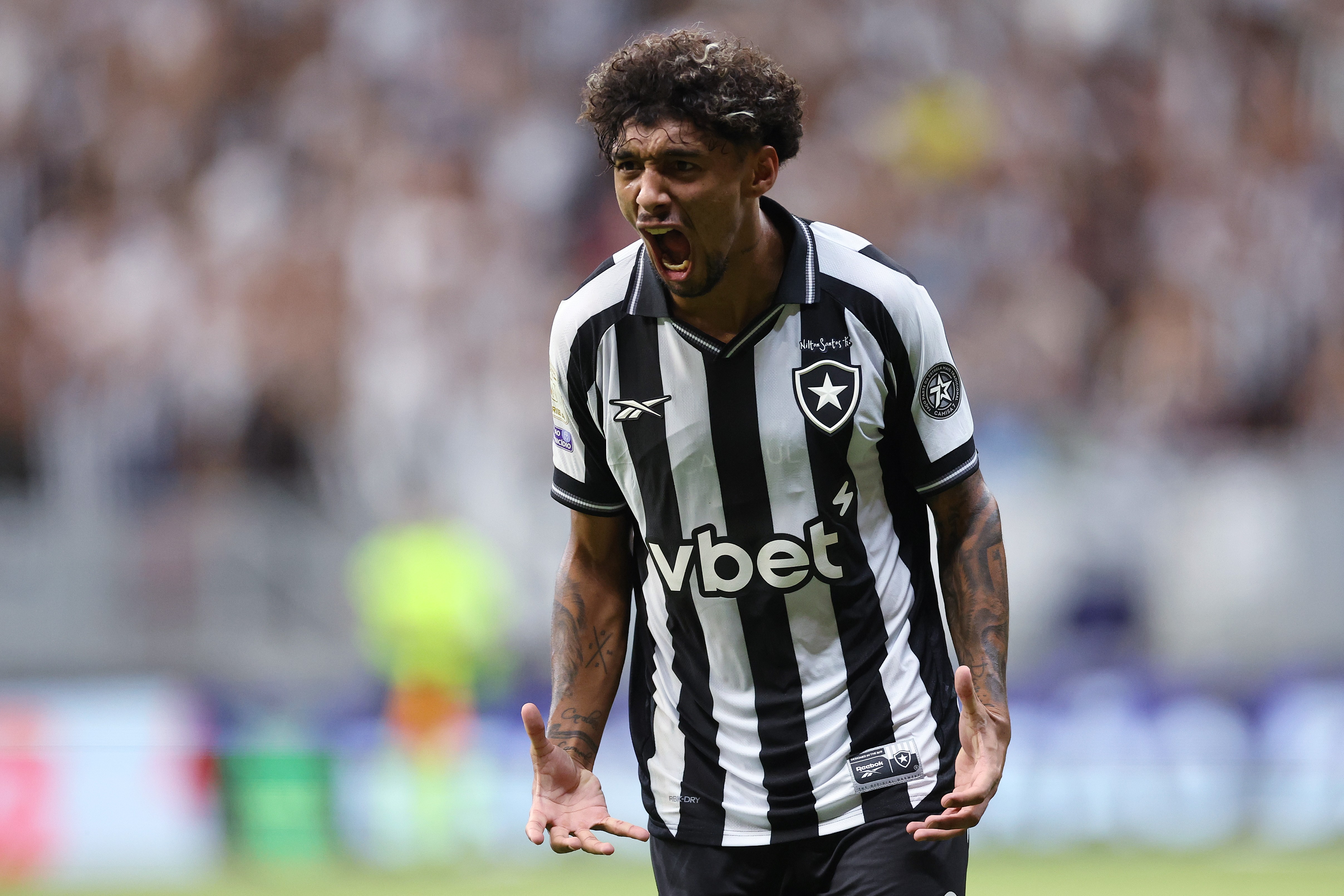 Medina supera início ruim no Botafogo e deslancha como peça importante no time de Franclim Carvalho