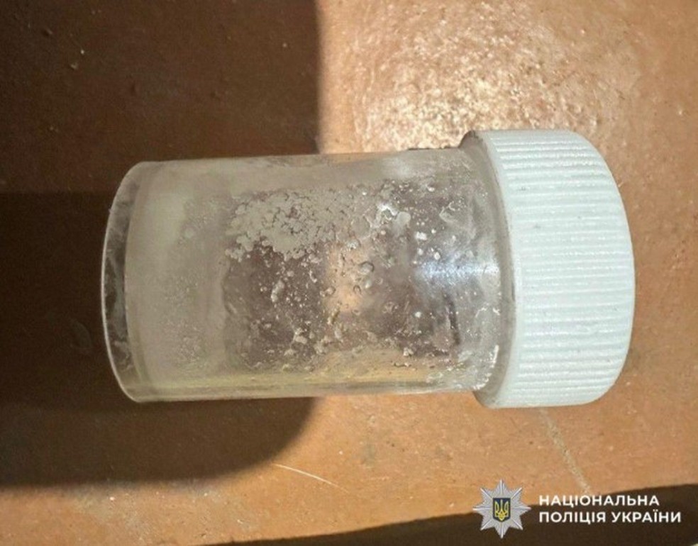 Veneno que teria sido usado para matar combatente ucraniano, segundo a polícia — Foto: Reprodução